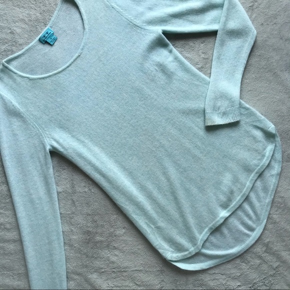 Two Bees Cashmere Sweaters - Two Bees Cashmere Light Blue Cozy Pullover Hi-Low Hem Sweater 100% Cashmere M